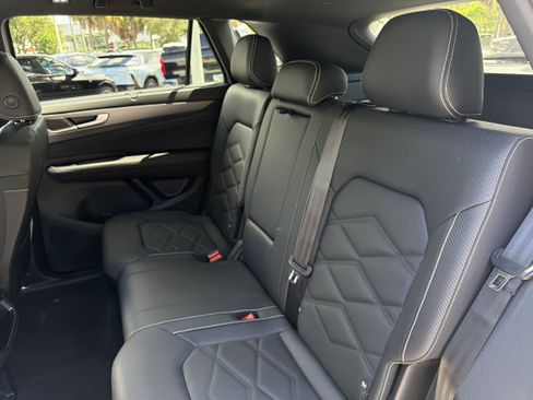 New 2026 Volkswagen Atlas Cross Sport SE FWD image 19