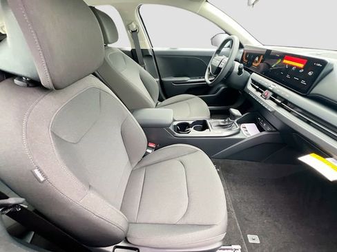 New 2026 Kia K4 LXS image 24