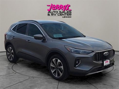 Used 2023 Ford Escape Platinum image 7