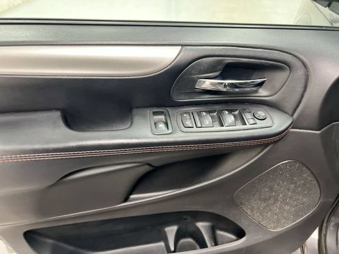 Used 2019 Dodge Grand Caravan GT FWD image 21