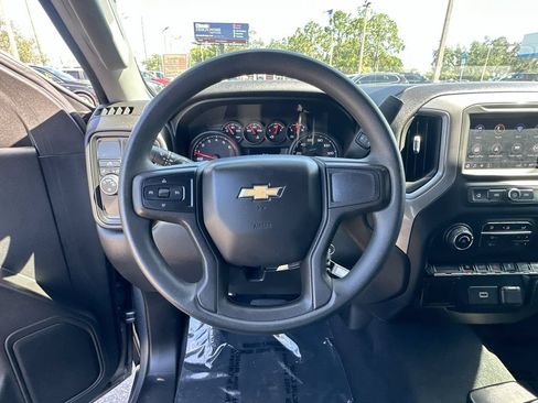 Used 2020 Chevrolet Silverado 1500 Custom w/ Custom Value Package RWD image 11