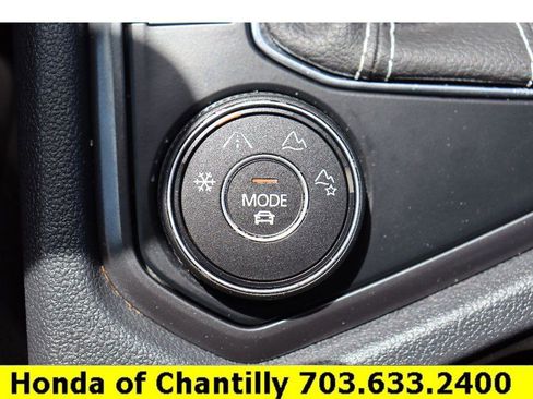 Used 2022 Volkswagen Tiguan SE image 14