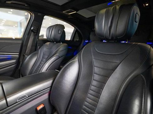 Certified 2019 Mercedes-Benz S 560 4MATIC Sedan image 5