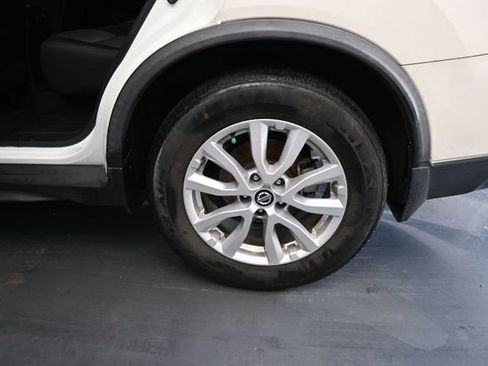 Used 2018 Nissan Rogue SV FWD image 14