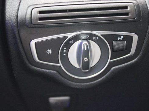 Used 2021 Mercedes-Benz GLC 300 4MATIC image 17