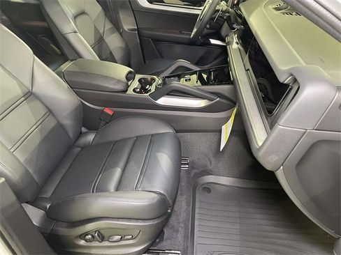 Used 2021 Porsche Macan image 21