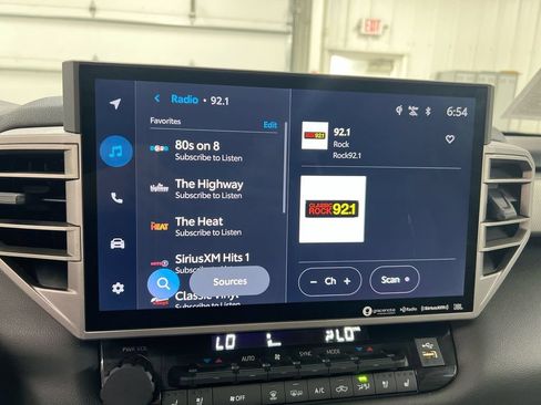 Used 2023 Toyota Tundra Limited AWD/4WD image 14