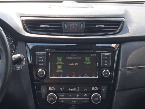 Used 2020 Nissan Rogue SL w/ Premium Package FWD image 16