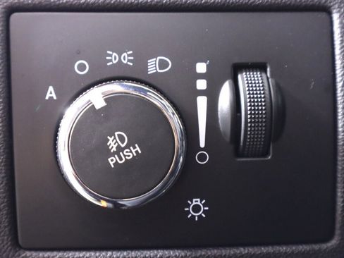 Used 2014 Dodge Challenger R/T w/ Premium Sound Group image 10