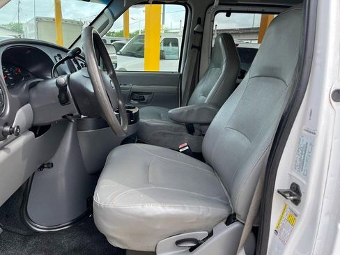 Used 2006 Ford E-350 and Econoline 350 XL RWD image 7