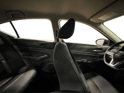 Used 2025 Nissan Altima 2.5 SV image 40