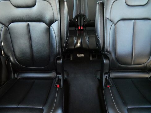 Used 2023 Jeep Grand Cherokee L Limited w/ Trailer Tow Group (B) image 13