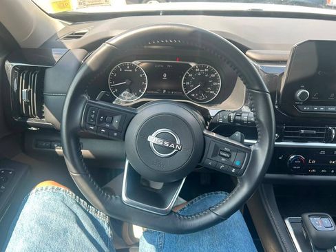 Used 2024 Nissan Pathfinder SV AWD/4WD image 13