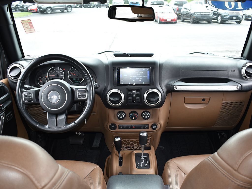 Used 2016 Jeep Wrangler Unlimited Sahara w/ Connectivity Group AWD/4WD image 4