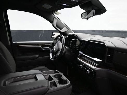 Used 2022 GMC Sierra 1500 Elevation image 32