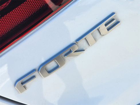 Certified 2022 Kia Forte GT-Line w/ GT-Line Premium Package image 9