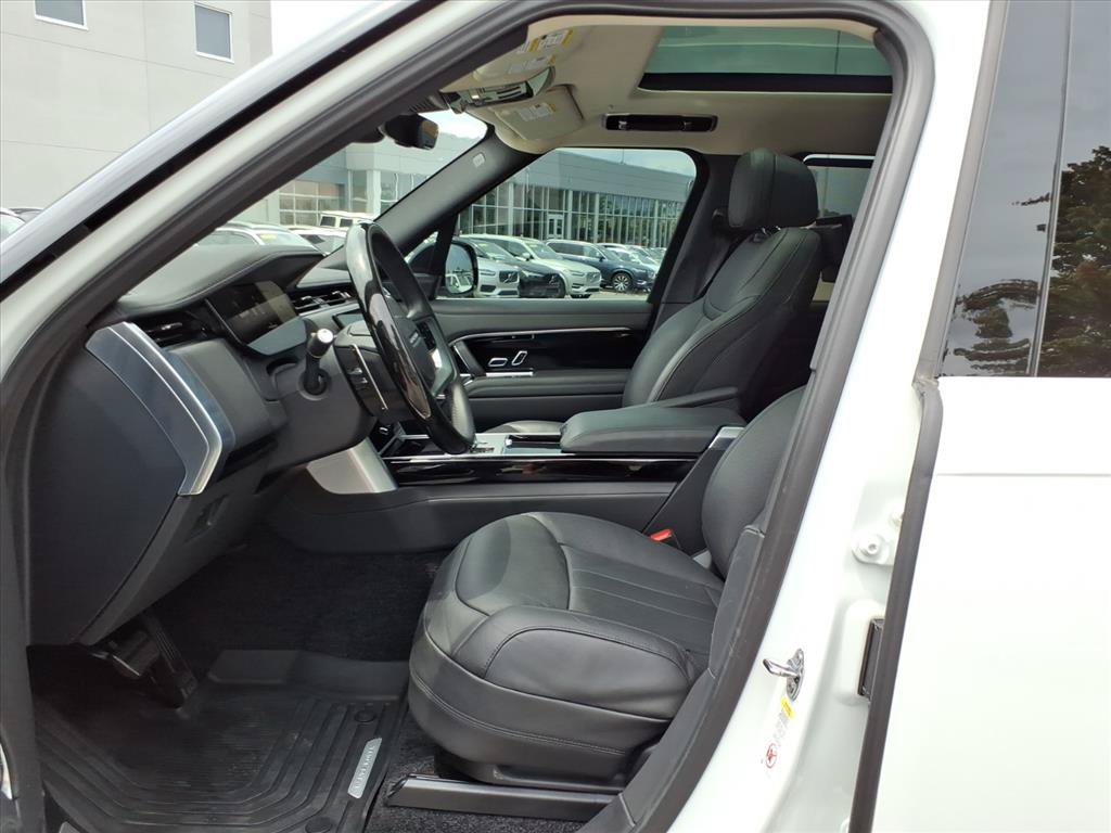 Used 2025 Land Rover Range Rover Long Wheelbase SE AWD/4WD image 10