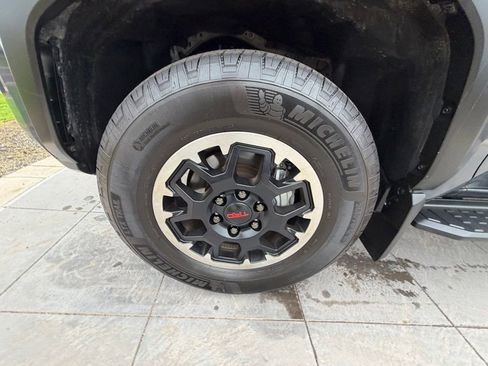 Certified 2025 Toyota 4Runner TRD Off-Road image 29