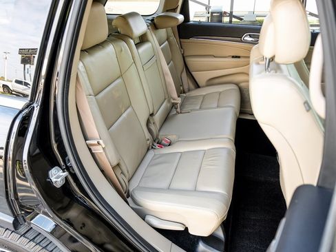 Used 2018 Jeep Grand Cherokee Limited image 44