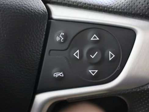 Used 2023 GMC Terrain SLE FWD image 12