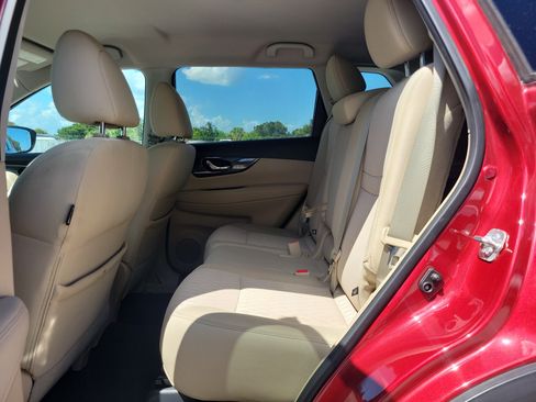 Used 2018 Nissan Rogue SV FWD image 9