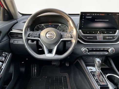 Used 2023 Nissan Altima 2.5 SR w/ SR Premium Package image 8