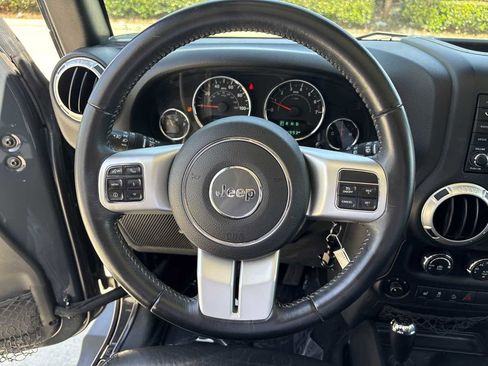 Used 2017 Jeep Wrangler Unlimited Sahara w/ Quick Order Package 24E Chief AWD/4WD image 17