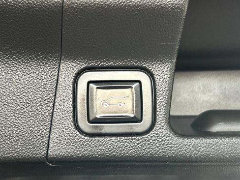 Used 2017 GMC Acadia SLE w/ Driver Alert Package I AWD/4WD image 14
