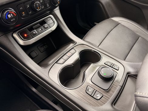 Used 2020 GMC Acadia SLT w/ Trailering Package image 24