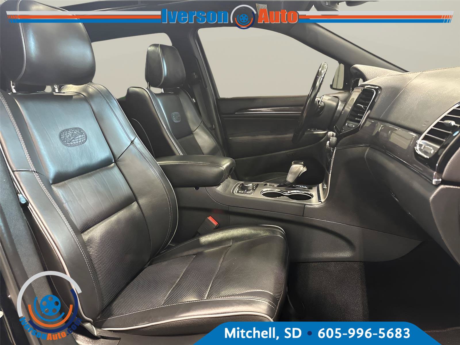 Used 2020 Jeep Grand Cherokee Overland AWD/4WD image 35