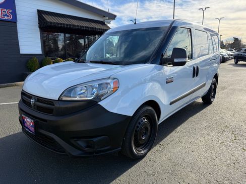 Used 2018 RAM ProMaster City Tradesman image 2