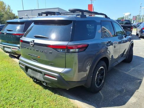 Used 2025 Nissan Pathfinder Rock Creek AWD/4WD image 2