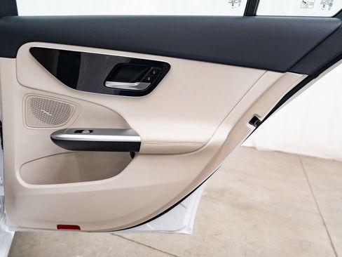 Used 2025 Mercedes-Benz C 300 4MATIC Sedan image 31