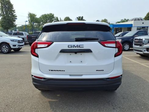 Used 2024 GMC Terrain SLT w/ Tech Package AWD/4WD image 7