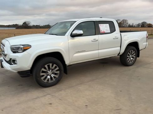 Used 2023 Toyota Tacoma Limited image 5