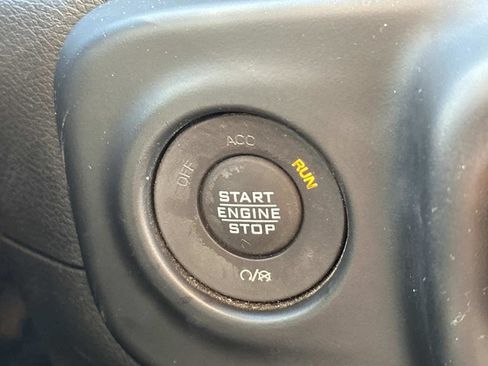 Used 2022 Jeep Wrangler Unlimited Sahara w/ LED Lighting Group AWD/4WD image 27