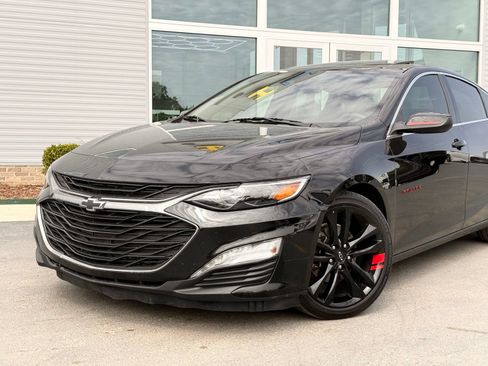 Used 2023 Chevrolet Malibu LT w/ Redline Edition FWD image 4