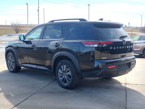 Used 2023 Nissan Pathfinder SV AWD/4WD image 17