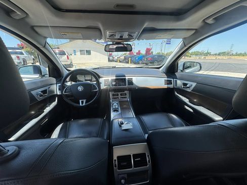 Used 2012 Jaguar XF RWD image 24