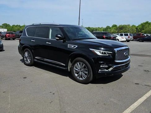 Used 2022 INFINITI QX80 Luxe w/ All-Season Package image 2