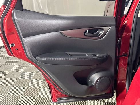 Used 2022 Nissan Rogue Sport S image 18