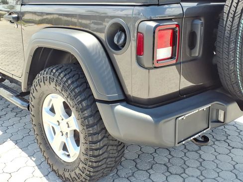 Used 2021 Jeep Wrangler Sport AWD/4WD image 17