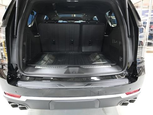 New 2026 Chevrolet Suburban High Country image 32