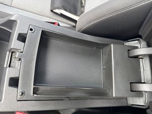 Used 2018 Ford Escape SE FWD image 18