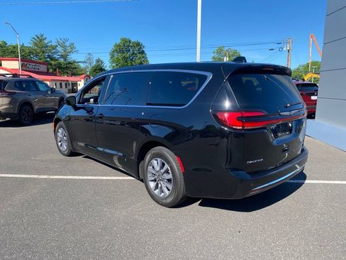 Used 2025 Chrysler Pacifica Select FWD image 7