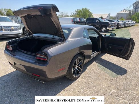 Used 2016 Dodge Challenger R/T Scat Pack RWD image 29