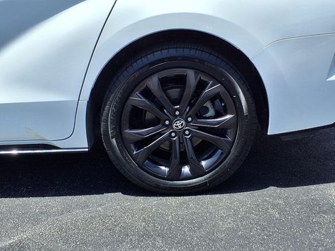 Used 2023 Toyota Sienna XSE FWD image 10