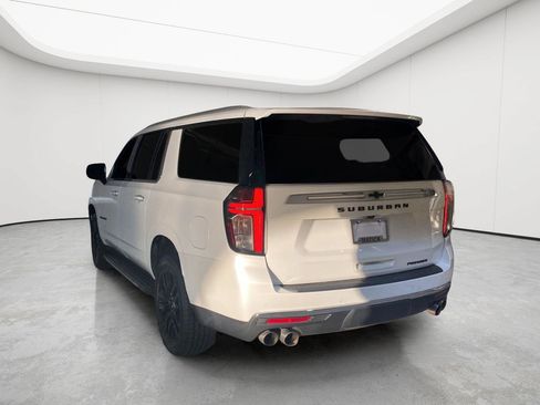Used 2024 Chevrolet Suburban Premier AWD/4WD image 4