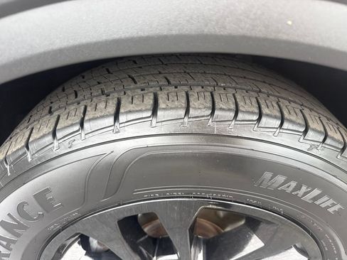 Used 2020 Ford Escape SE FWD image 14