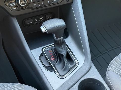 Used 2017 Kia Niro LX image 14